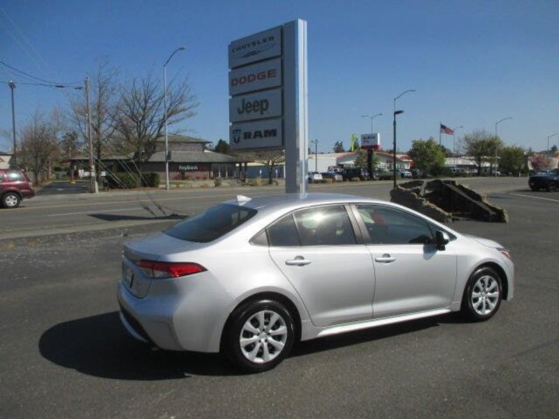 2022 Toyota Corolla LEImage 7