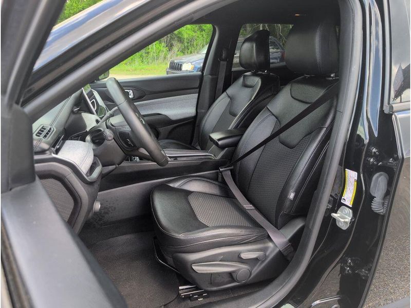 Used 2024 Jeep Compass LatitudeImage 10