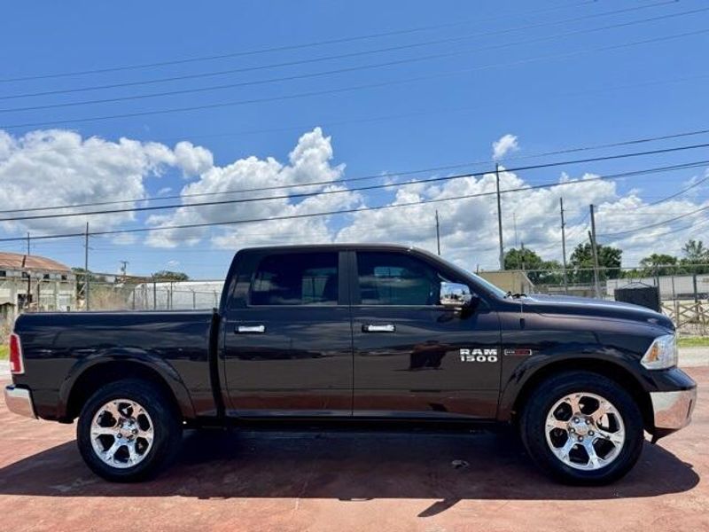 2016 RAM 1500 LaramieImage 4