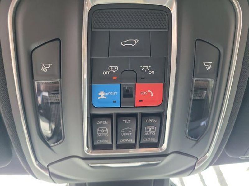 New 2026 Jeep Cherokee Overland 4x4