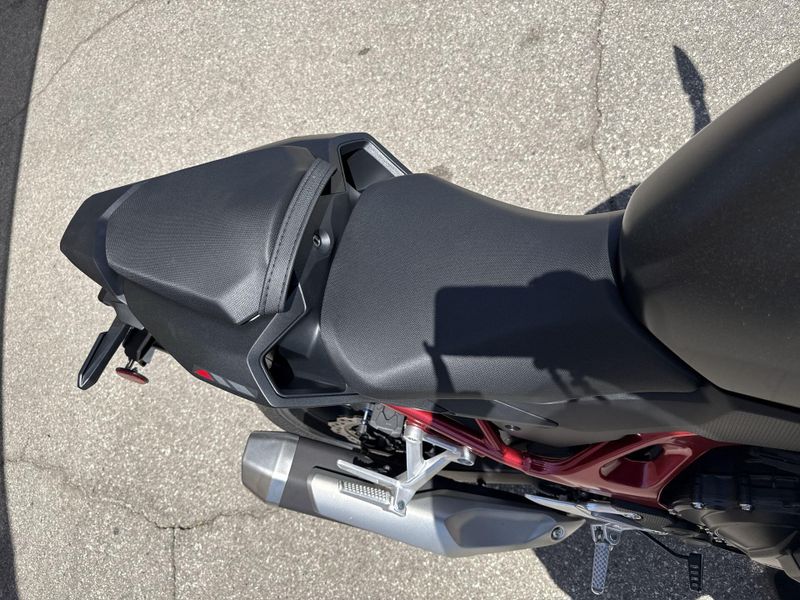 New 2026 Honda CB750 HORNET E-CLUTCH Image 17