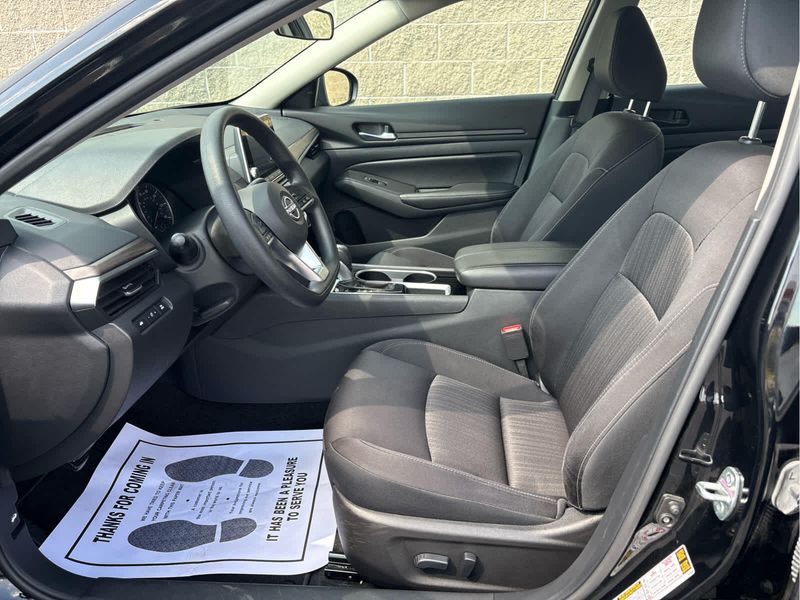 2024 Nissan Altima 2.5 SV photo 10