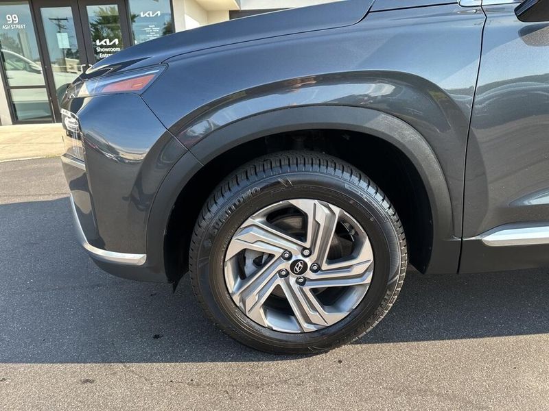 Used 2022 Hyundai Santa Fe SELImage 11