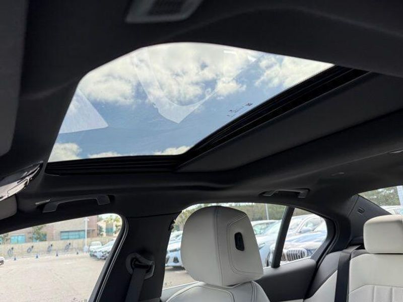 New 2026 BMW 5 Series 530iImage 20