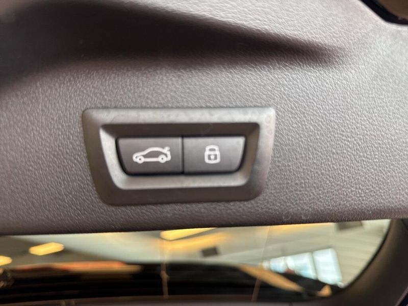 2025 BMW X5 xDrive40i M PACKAGE