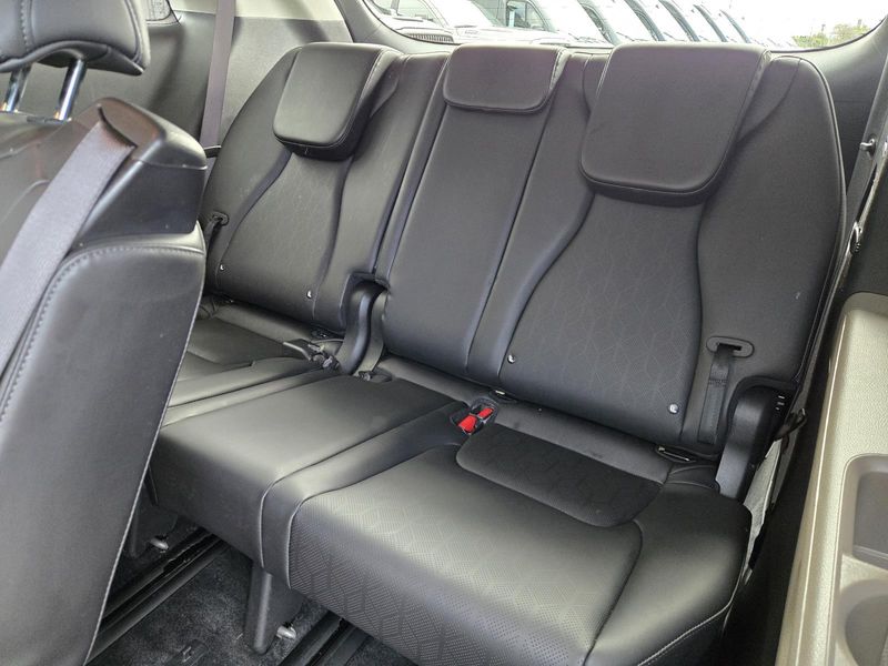 Used 2026 Kia Carnival MPV Hybrid EX FWD