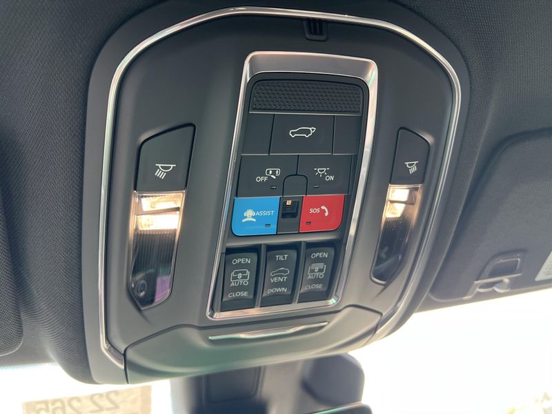 New 2025 Jeep Grand Cherokee Limited 4x4Image 23