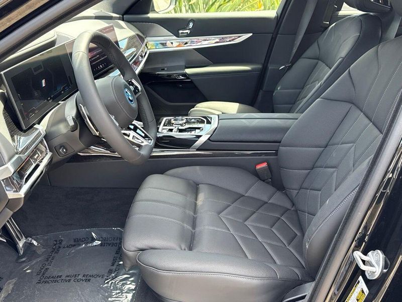 New 2026 BMW 7 Series 750e xDriveImage 17