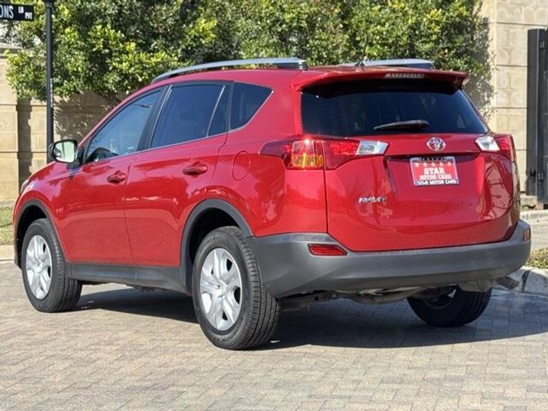 2014 Toyota RAV4 Image 12