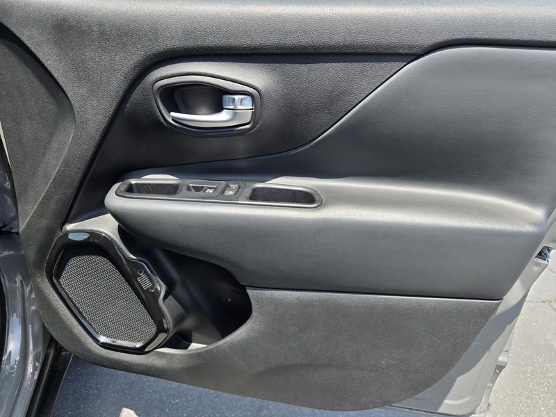 Used 2019 Jeep Renegade Altitude FWD