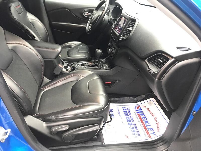 Used 2019 Jeep Cherokee TrailhawkImage 18
