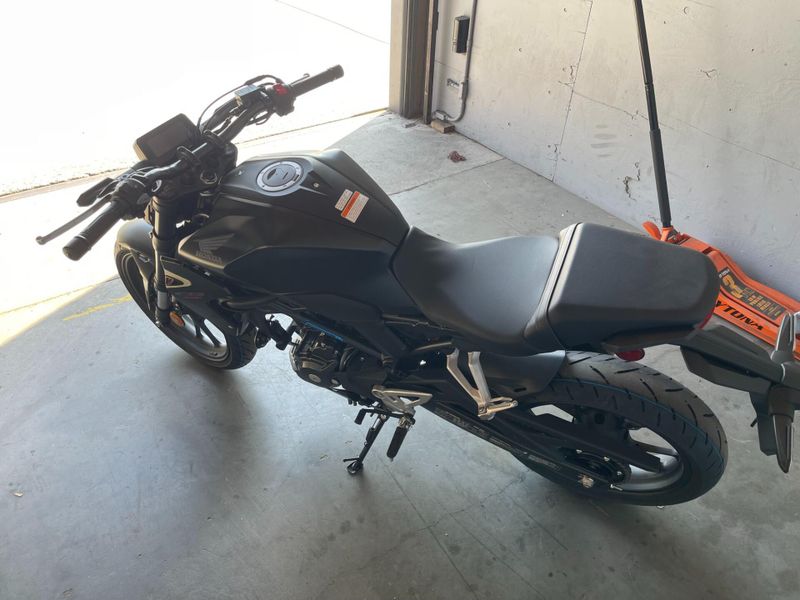 New 2025 Honda CB300R ABS Image 6