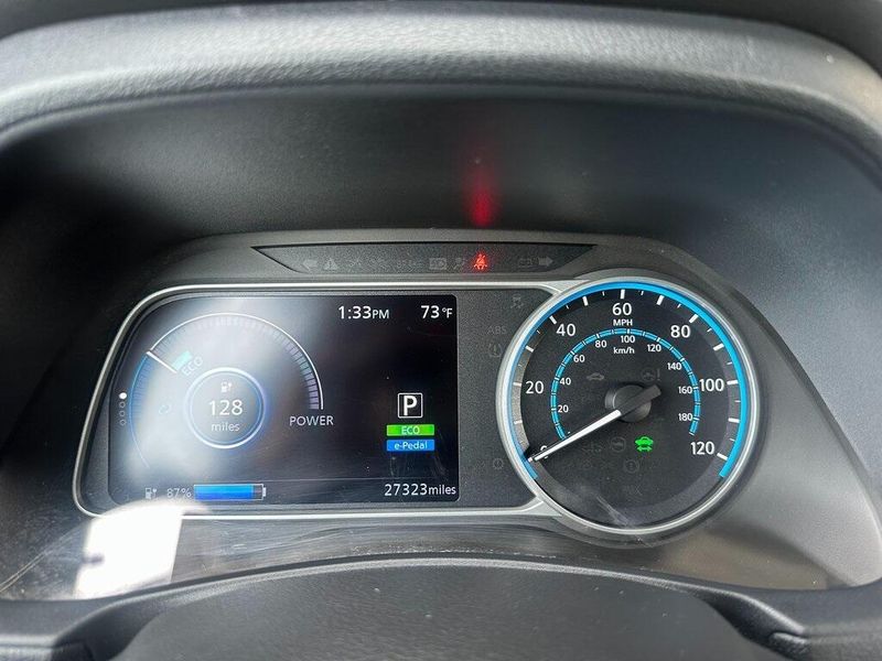 2020 Nissan Leaf SVImage 30