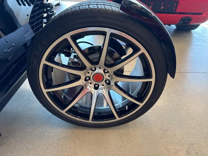 2023 Vanderhall Venice GTS