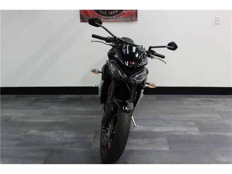 2022 Triumph STREET TRIPLE R Image 2