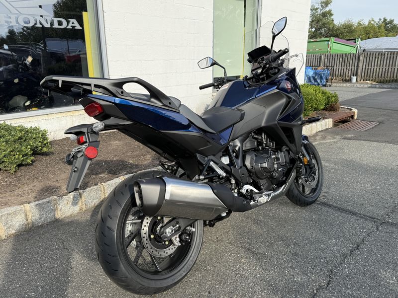2025 Honda NT1100 DCTImage 3