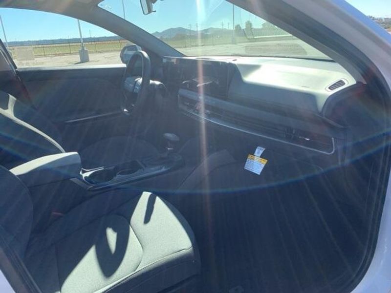 Used 2025 Kia K4 LXImage 17