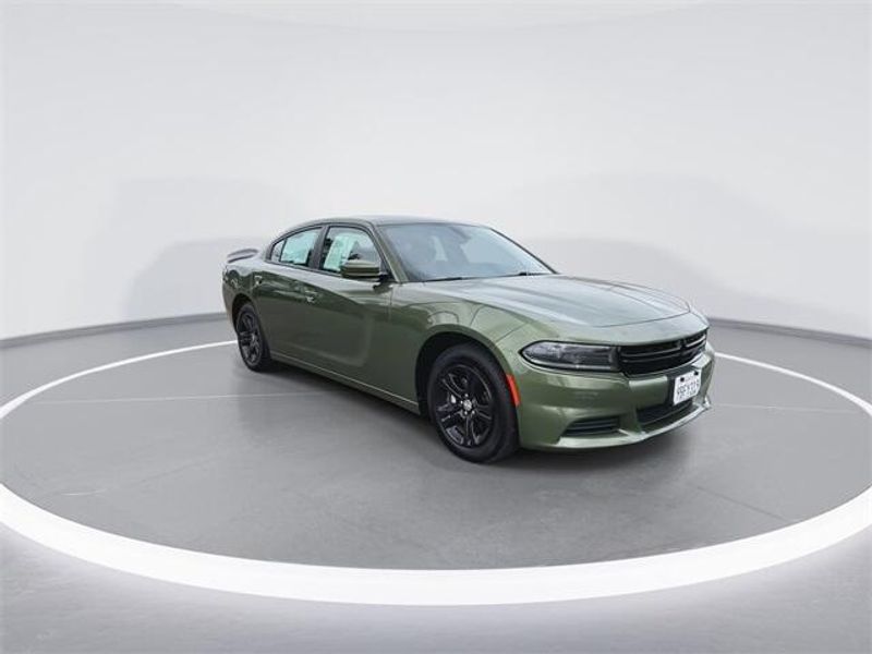 2022 Dodge Charger SXTImage 2