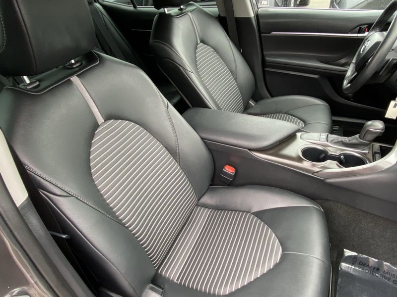 Used 2024 Toyota Camry SEImage 11