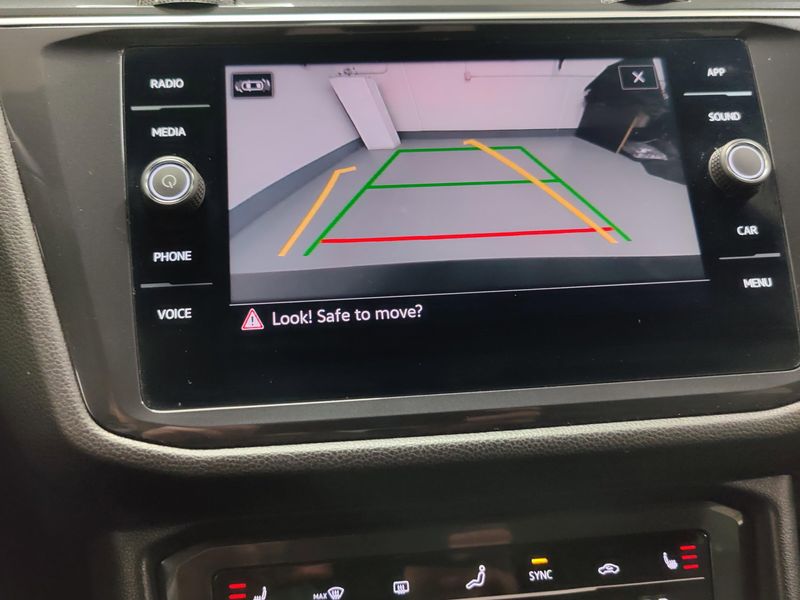 Used 2024 Volkswagen Tiguan SE AWD R-Line Black w/SunroofImage 25