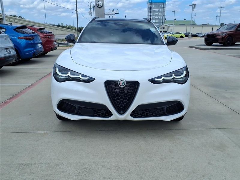 New 2025 Alfa Romeo Stelvio AwdImage 4