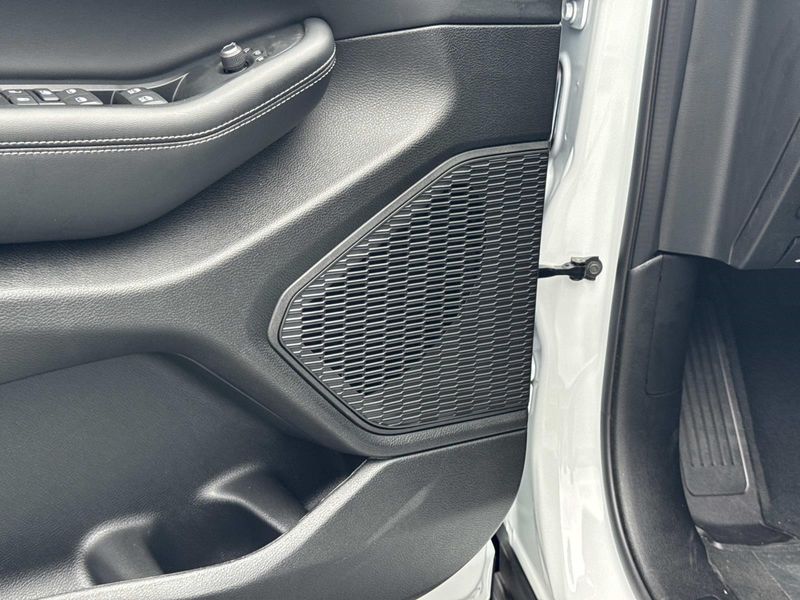 New 2026 Jeep Grand Cherokee L Laredo 4x2