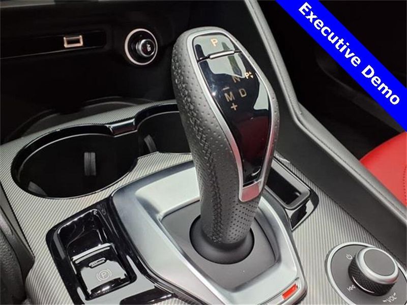 2025 Alfa Romeo Giulia Image 25