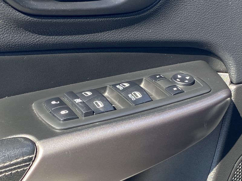 Used 2019 Jeep Cherokee Latitude PlusImage 17