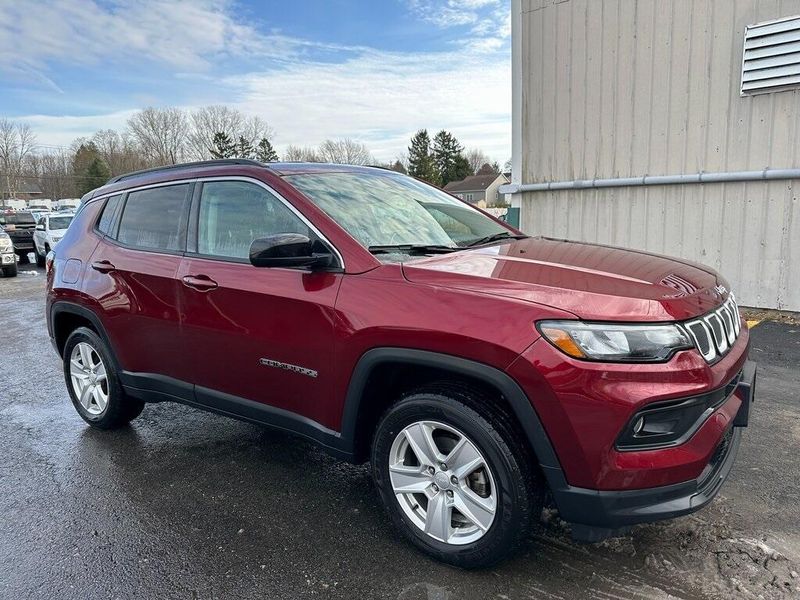 2022 Jeep Compass LatitudeImage 1