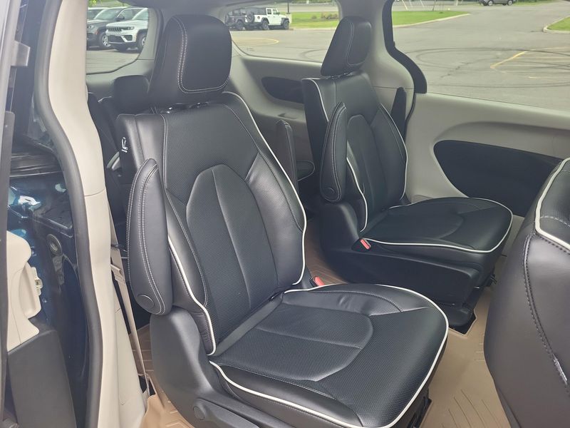 Used 2023 Chrysler Pacifica Hybrid LimitedImage 20