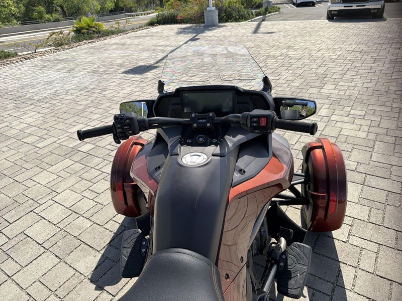 New 2026 Can-Am SPYDER F3 LIMITED SPECIAL SERIES (SE6) Image 25