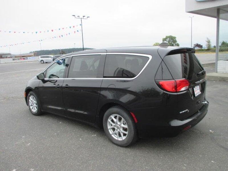 Used 2023 Chrysler Voyager LXImage 12