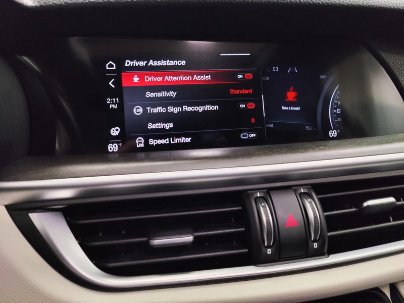 Used 2020 Alfa Romeo Stelvio Ti AWD w/Sunroof & NavImage 26