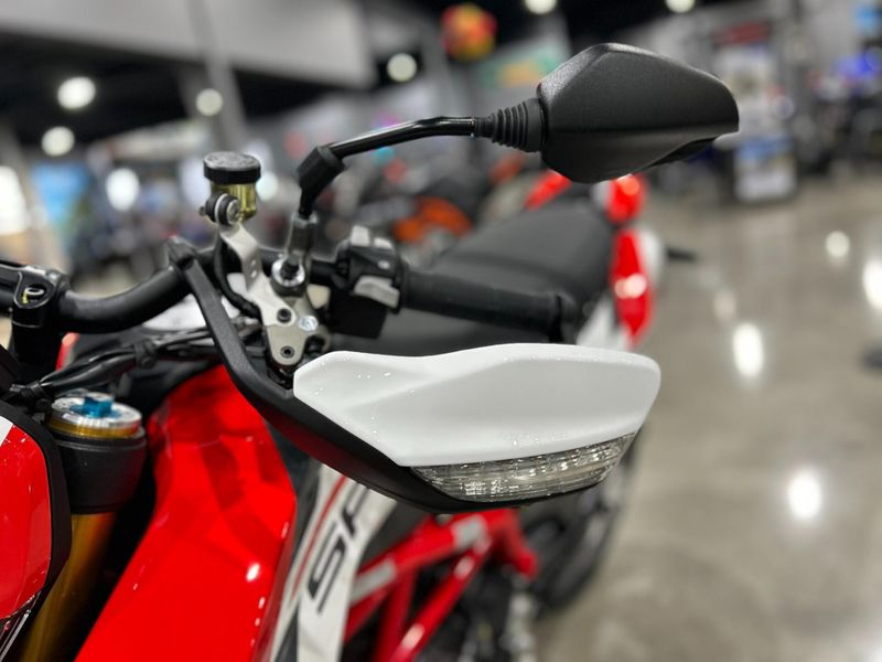 New 2025 Ducati HYPERMOTARD 950 SP Image 19