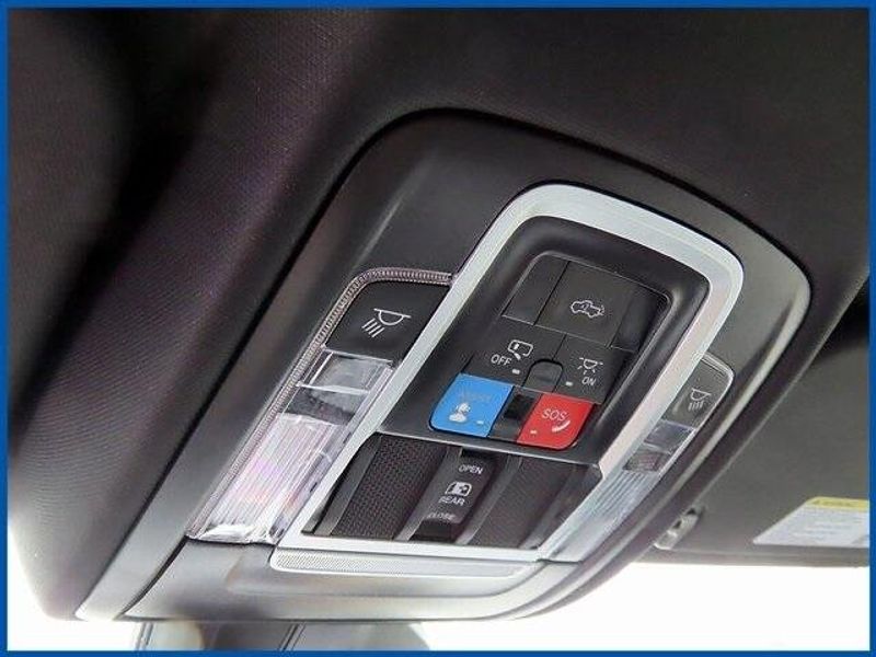 2025 RAM 1500 LaramieImage 19