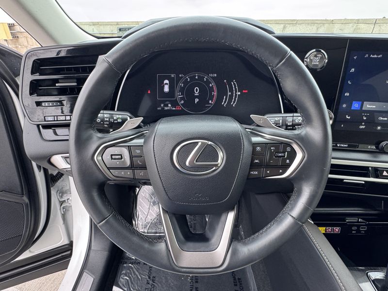 2023 Lexus RX 350Image 24