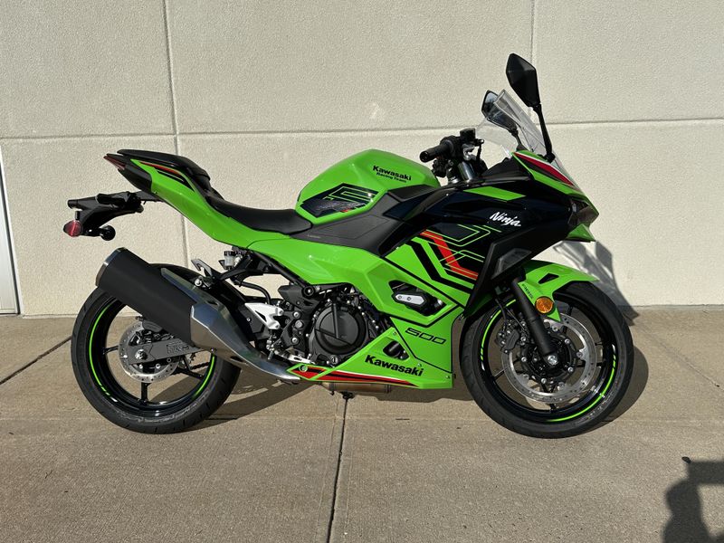 2024 Kawasaki Ninja 500 KRT Edition ABSImage 2