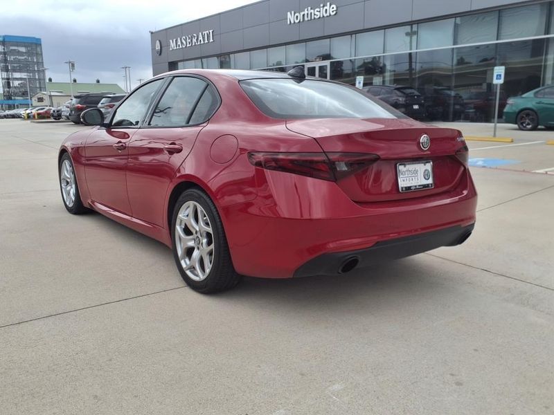 2022 Alfa Romeo Giulia TiImage 2