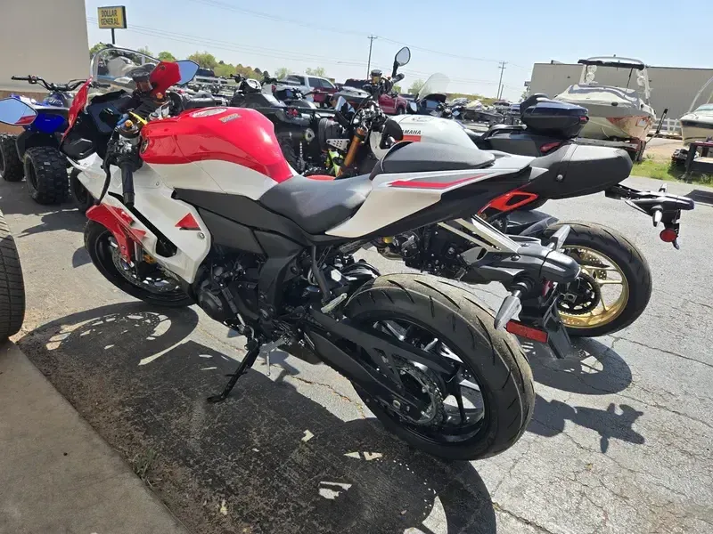 NEW 2026 YAMAHA YZF-R7 70TH ANNIVERSARY EDITION Image 4