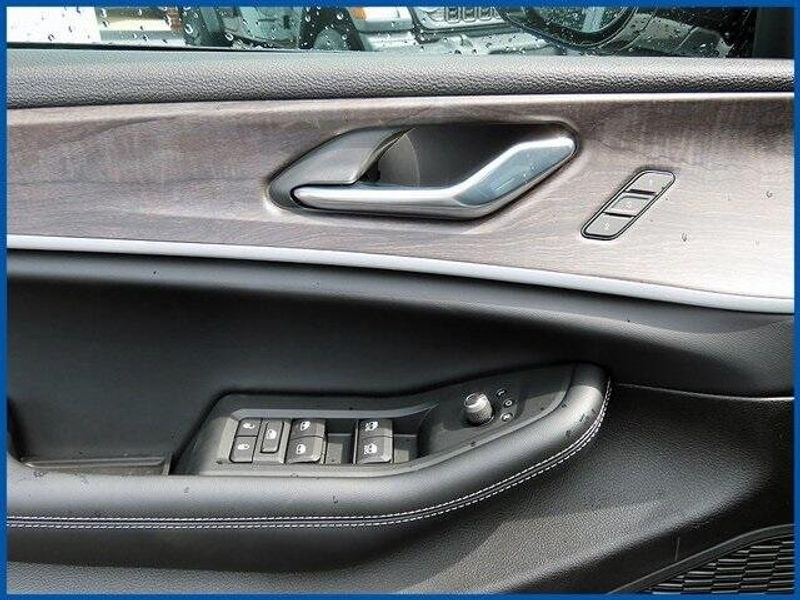 New 2025 Jeep Grand Cherokee LimitedImage 12