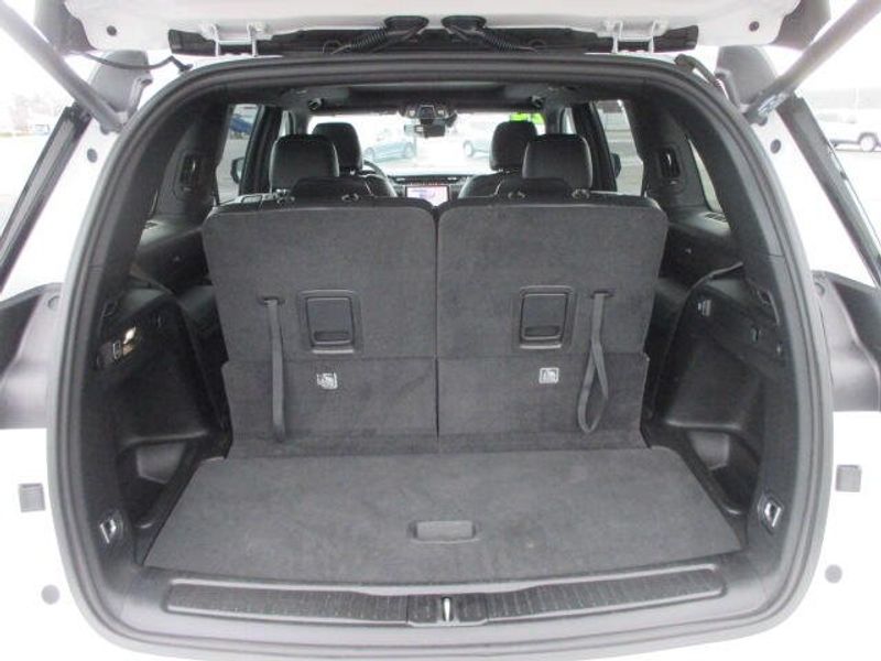 Used 2024 Jeep Grand Cherokee L LimitedImage 9