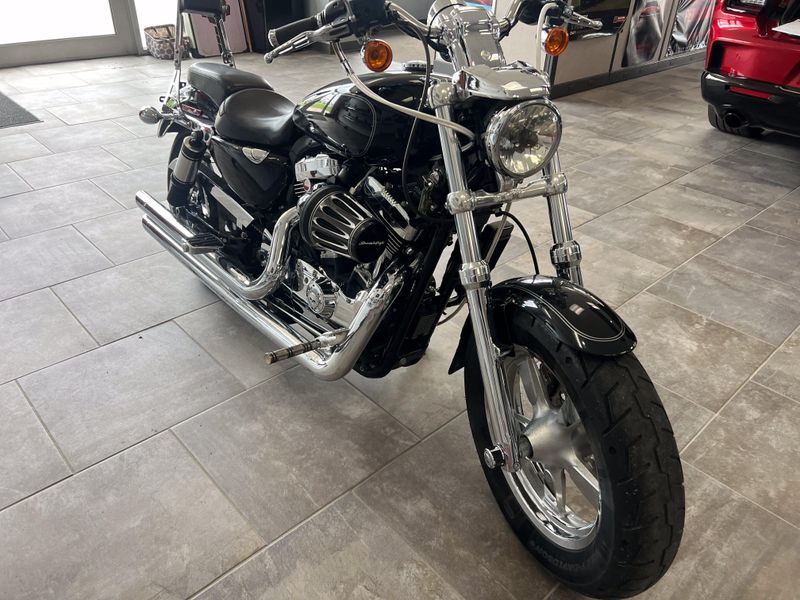 Used 2011 Harley-Davidson Sportster 1200 Custom Image 4