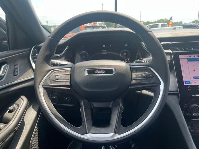 2025 Jeep Grand Cherokee L Limited 4x4