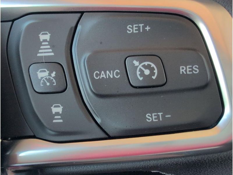 New 2026 Jeep Wrangler 4-door SaharaImage 24
