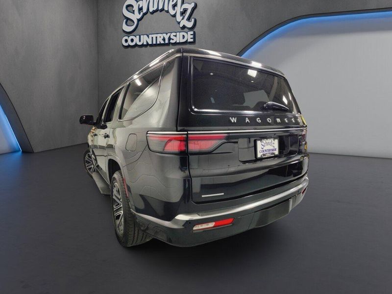 2023 Jeep Wagoneer 5.7L V6 4X4 w/Sunroof & NavImage 10