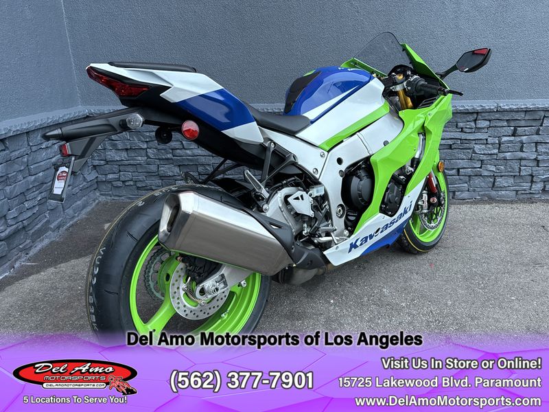 2024 Kawasaki ZX1002LRFBL-GN2  in a LIME GREEN/PEARL CRYSTAL WHITE/BLUE exterior color. Del Amo Motorsports of Los Angeles (562) 262-9181 delamomotorsports.com 