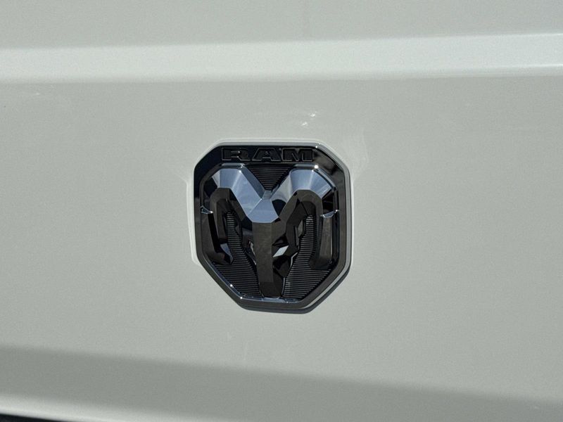 New 2026 RAM Promaster 1500 Slt Cargo Van High Roof 136' Wb