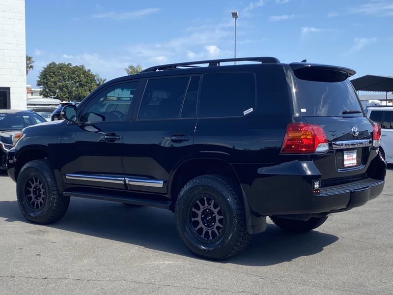 2013 Toyota Land Cruiser BaseImage 6