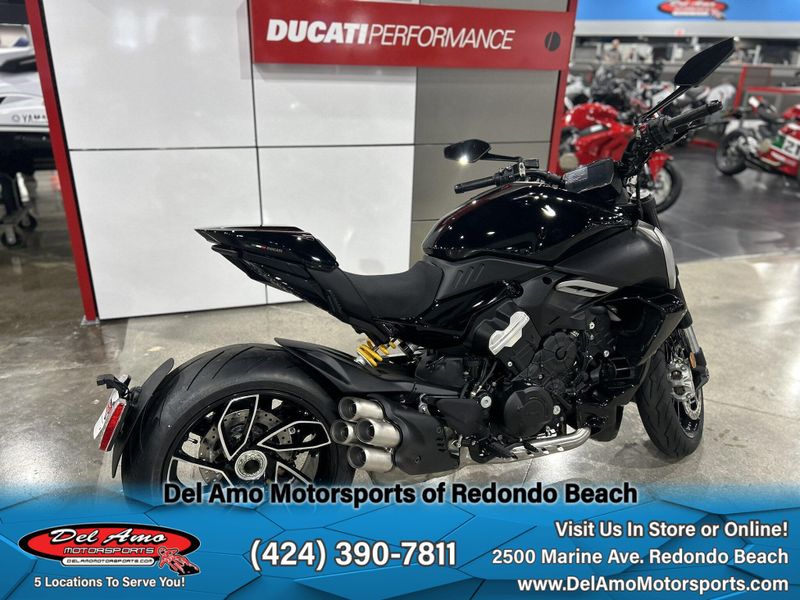 2024 Ducati DIAVEL V4 Image 24