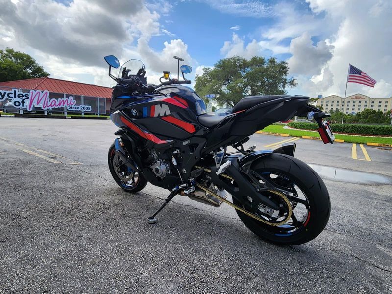 2025 BMW M 1000 XRImage 6